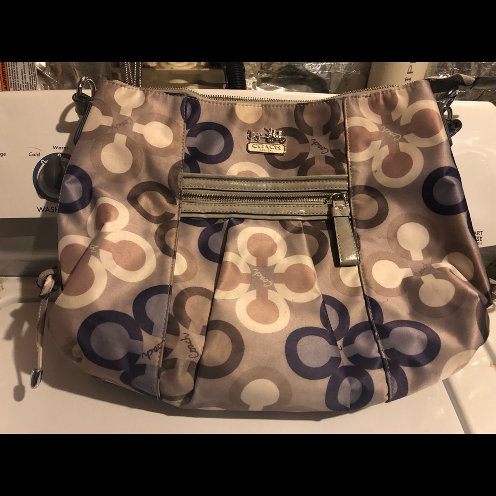 Medium size coach purse